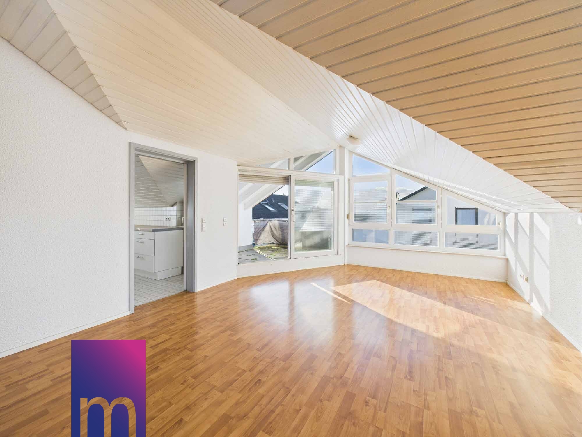 Heller Wohn- / Essbereich