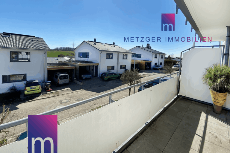 Neuwertige 2,5 Zimmer Wohnung in ruhiger, grüner Lage mit schönem Ausblick