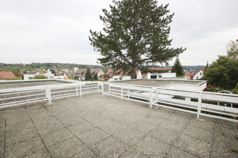 Bungalow mit Terrasse und Garten