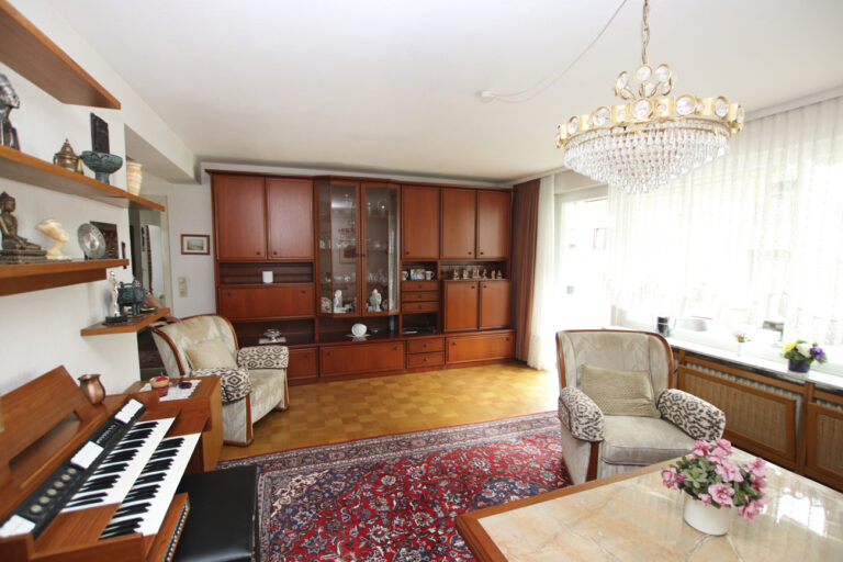 Gepflegte 3,5 Zimmer-Wohnung
mit großzügigem Balkon