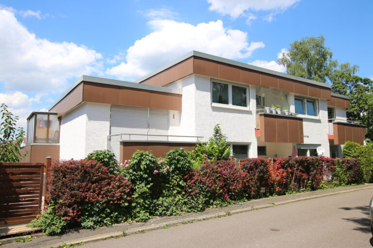 Hausansicht von der Parallelstraße