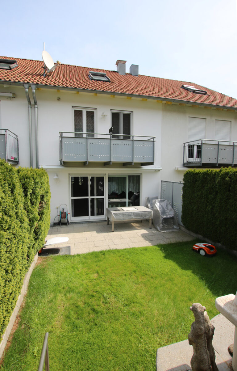 Reihenhaus in Ortsrandlage in Top-Zustand