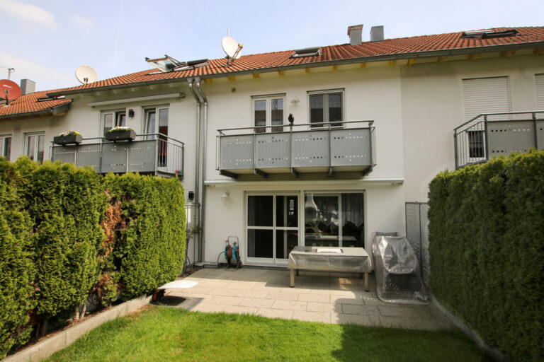 Reihenhaus in Ortsrandlage in Top-Zustand