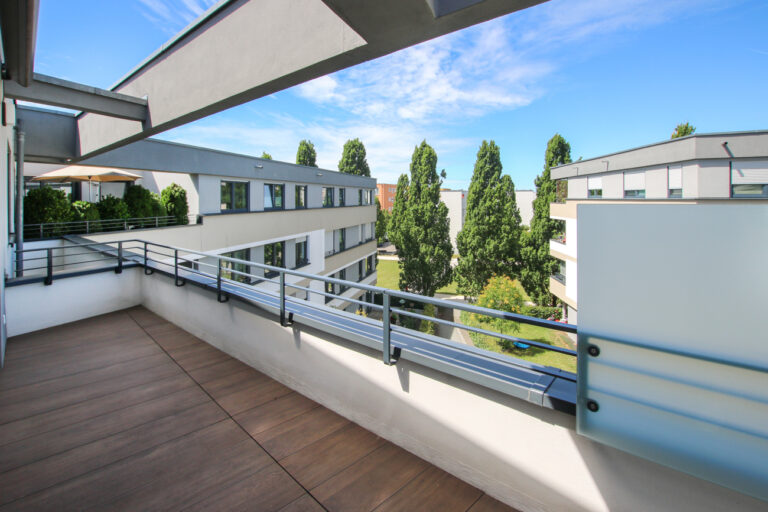 Stilvolle Penthouse-Wohnung mit Blick ins Grüne