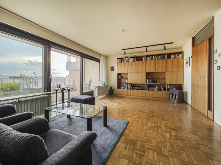 Großzügiges Wohnzimmer