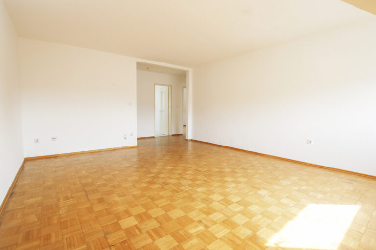 Großzügiges Wohn-/Esszimmer