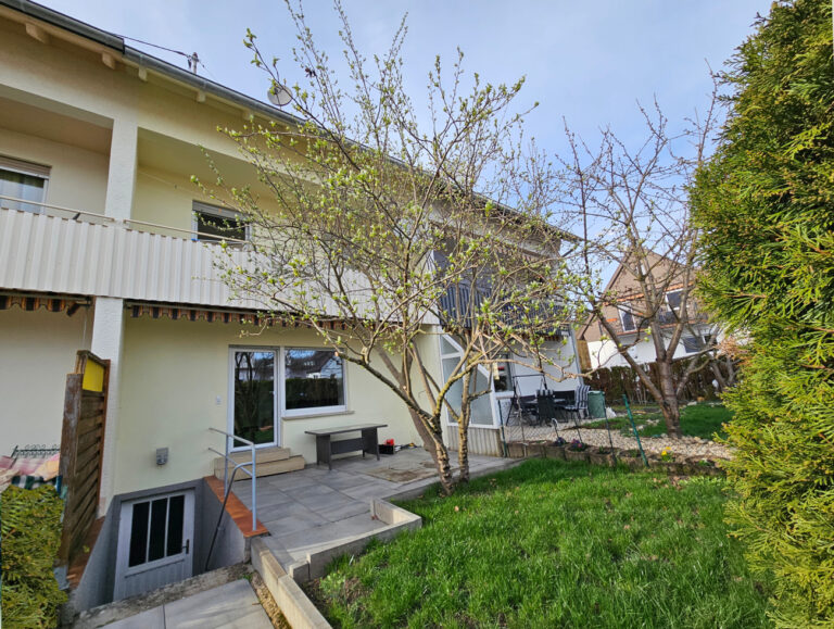 Reihenhaus mit 6,5 Zimmern, guter Zustand