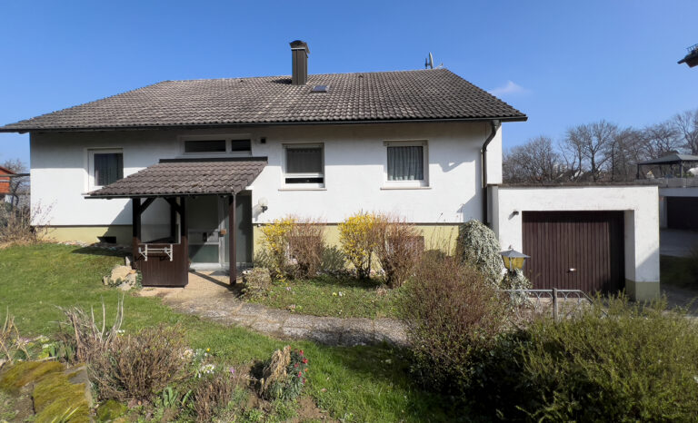 Großzügiges Haus in wunderschöner Aussichtslage
