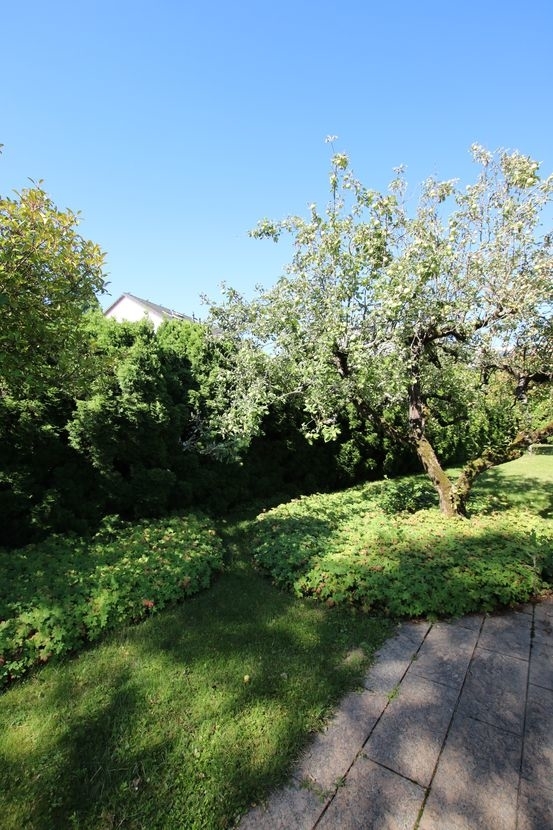 Elegante Villa in einmaliger Aussichtslage