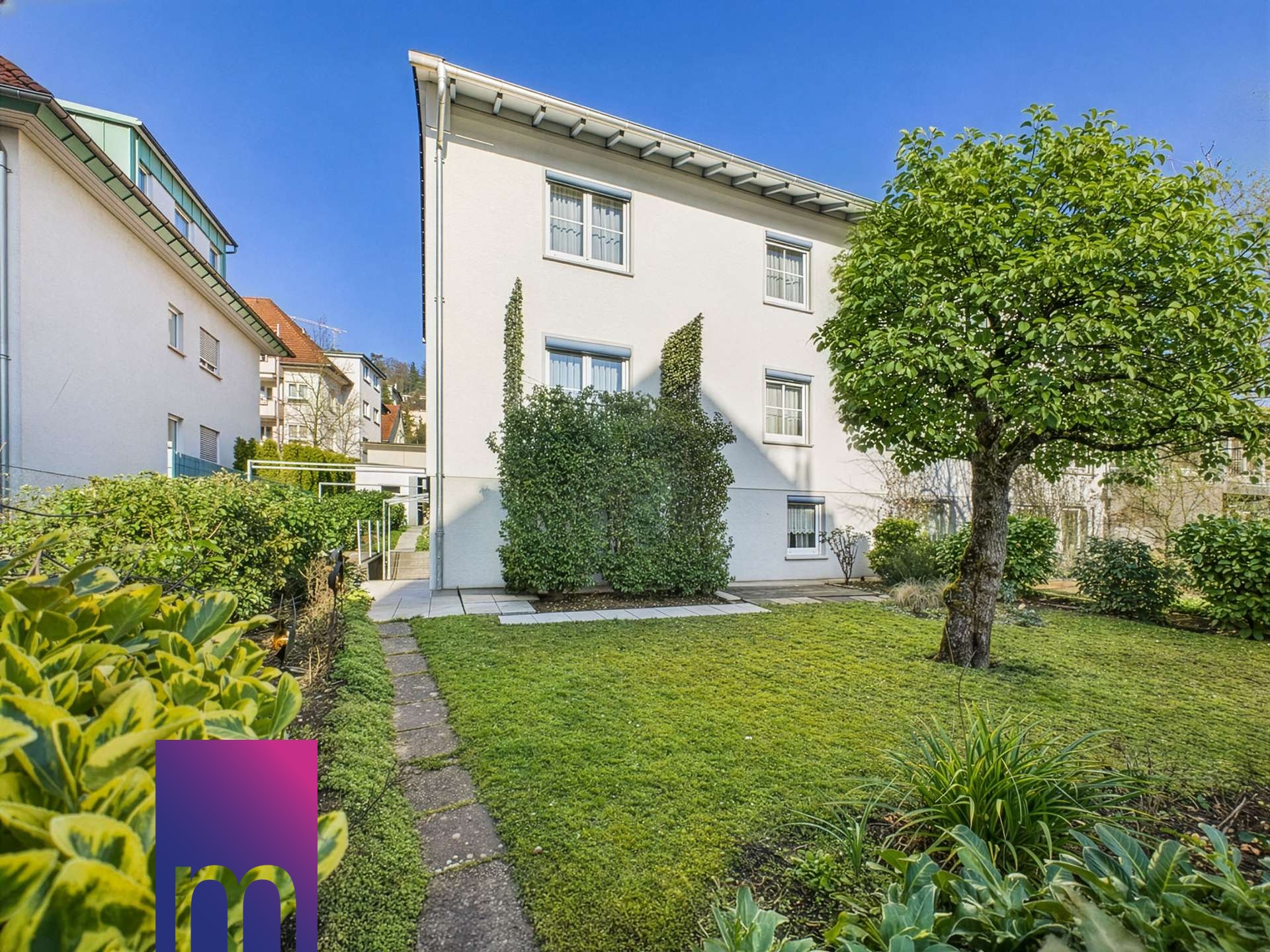 Gepflegtes Haus mit Garten