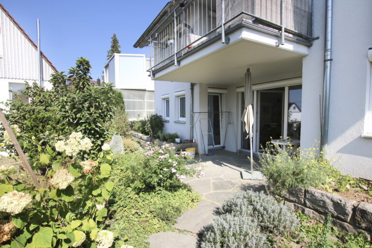 3,5 Zimmer Wohnung mit Terrasse und Garten