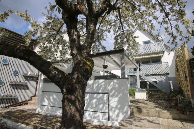 Renoviertes Einfamilienhaus mit schöner Aussicht