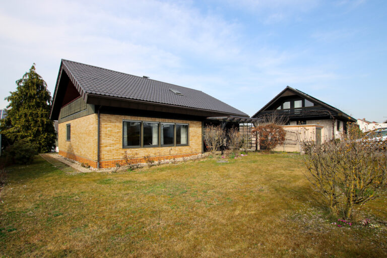 Schönes Einfamilienhaus mit großzügigem Garten
