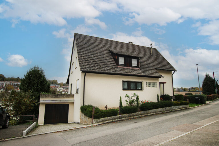 1-2 Familienhaus in guter Wohnlage