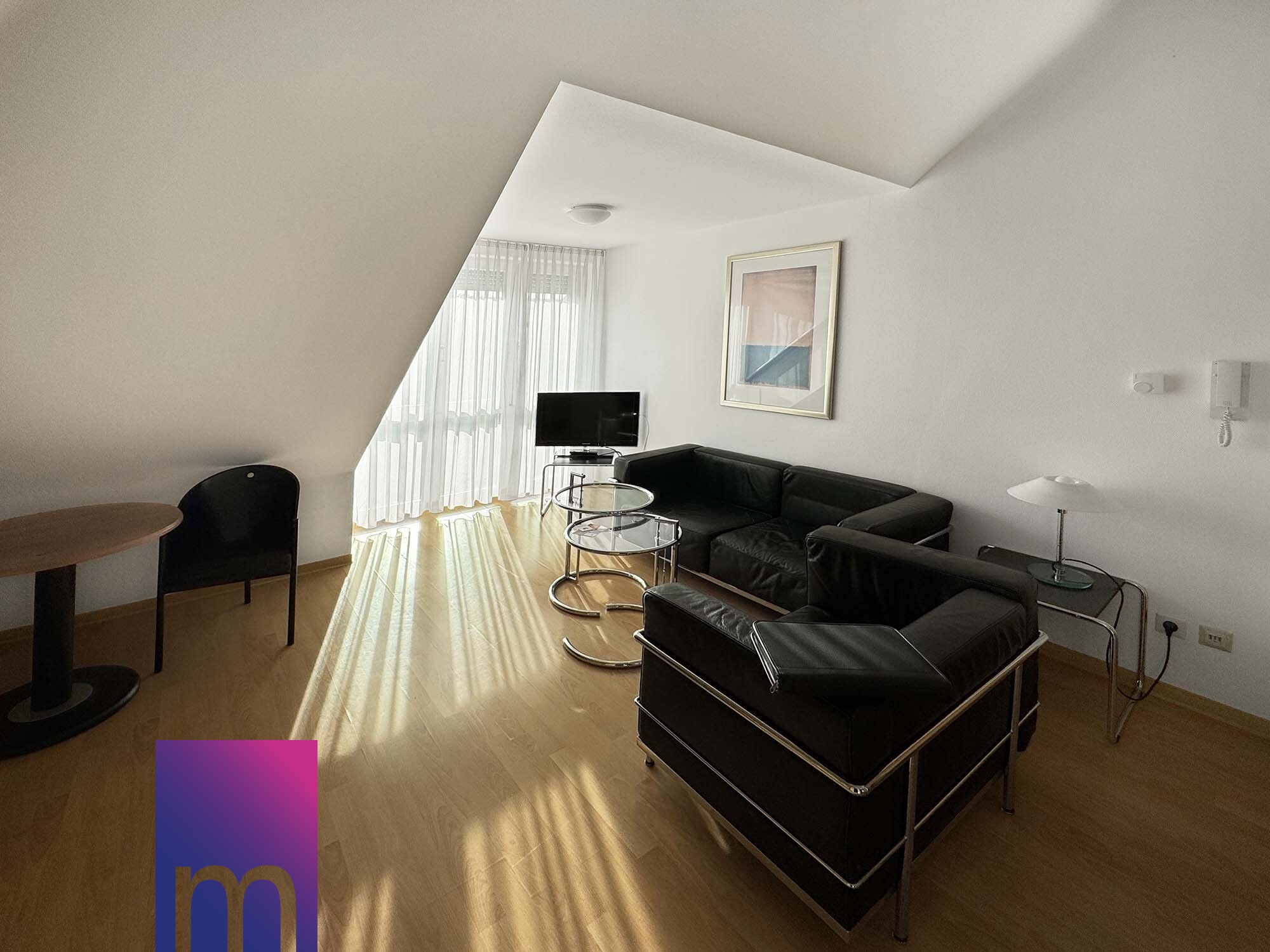 Heller Wohn-/ Essbereich