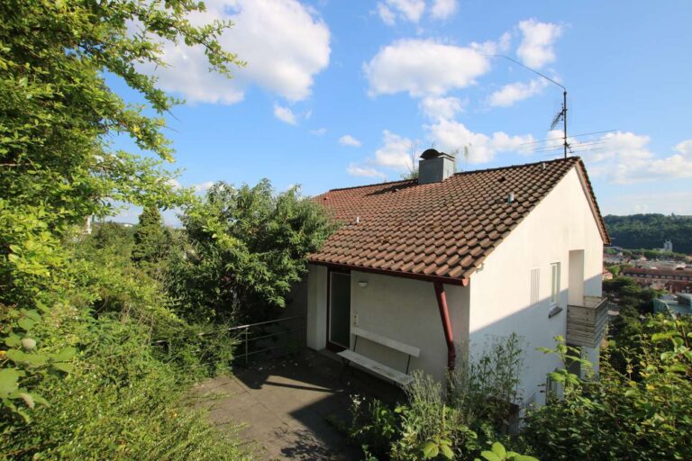 Helle 3,5-Zimmer-Wohnung mit Balkon und herrlichem Blick über Esslingen