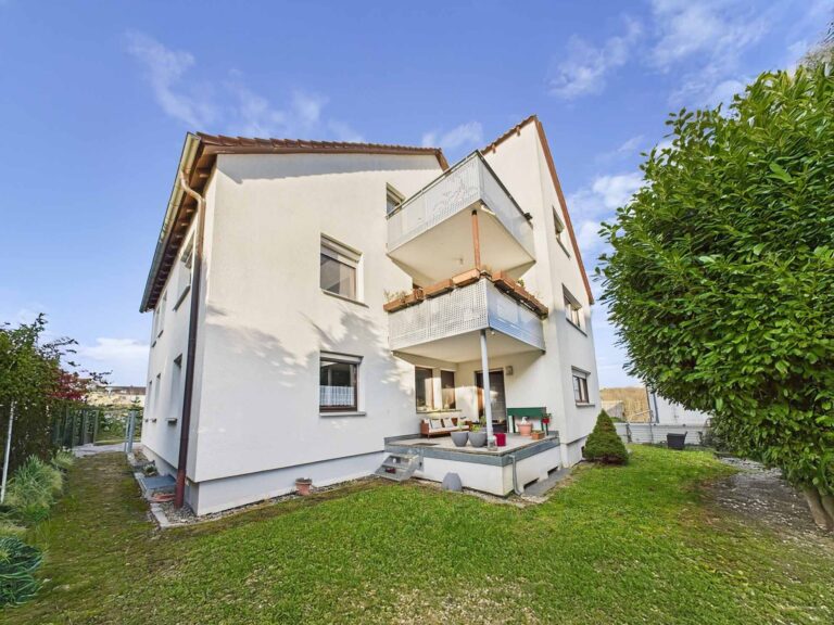 4-Fam.-Haus in Ortsrandlage