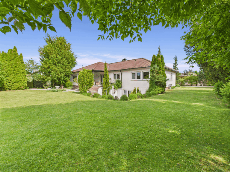 Urlaub zu Hause – Wunderschönes Einfamilienhaus mit traumhafter Gartenidylle & Pool