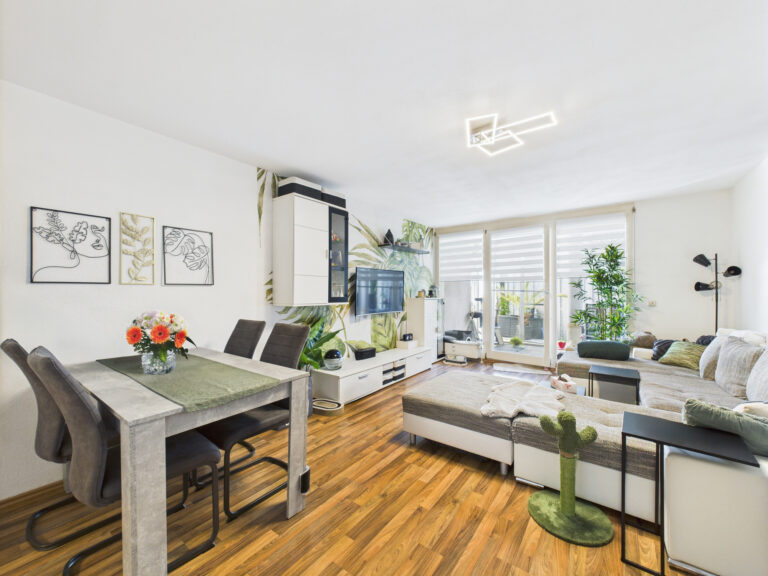 Helle 2-5 Zi. ETW mit Terrasse