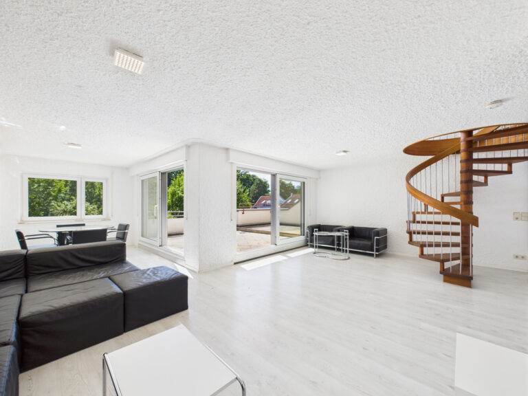 Einzigartige, großzügige 5,5 Zi.-Penthouse-Wohnung mit toller Aufteilung mit Dachterrasse und Balkon
