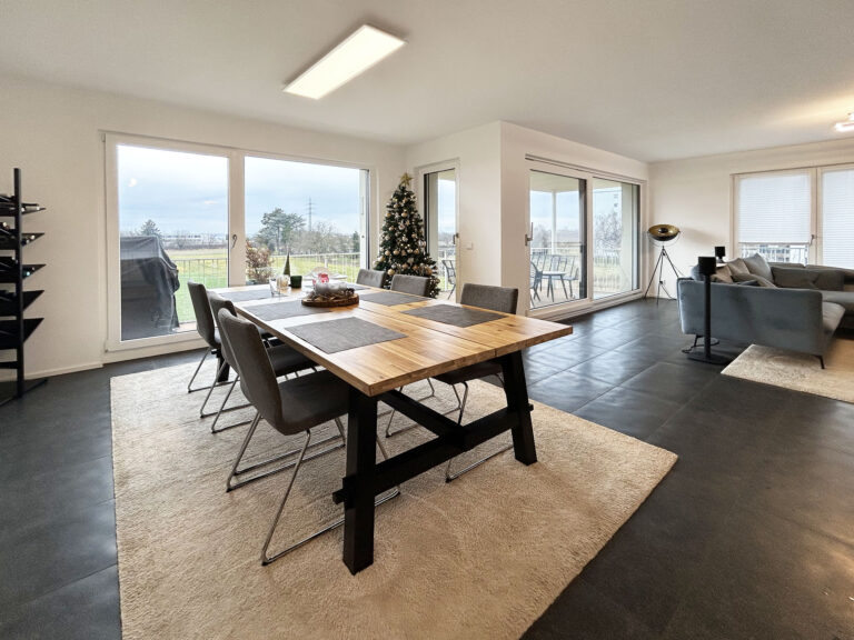 Wohn-/Esszimmer mit Aussicht