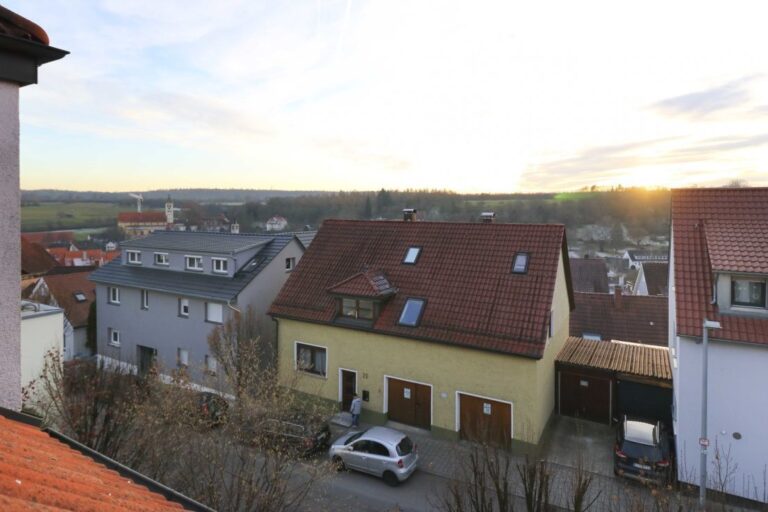 Helle 3,5 Zimmer-Wohnung mit 2 Balkonen