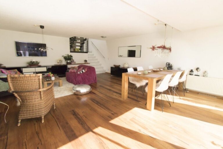 Besonderheit! „Haus im Haus“-Wohnung mit Charme