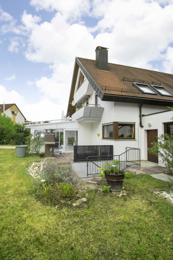 1-2-Familienhaus mit Wintergarten