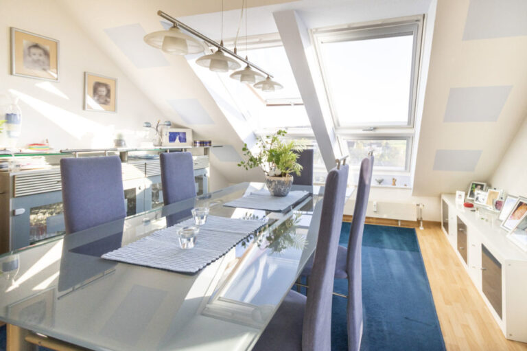 3,5-Zimmer-Dachgeschosswohnung mit einmaligem Ausblick