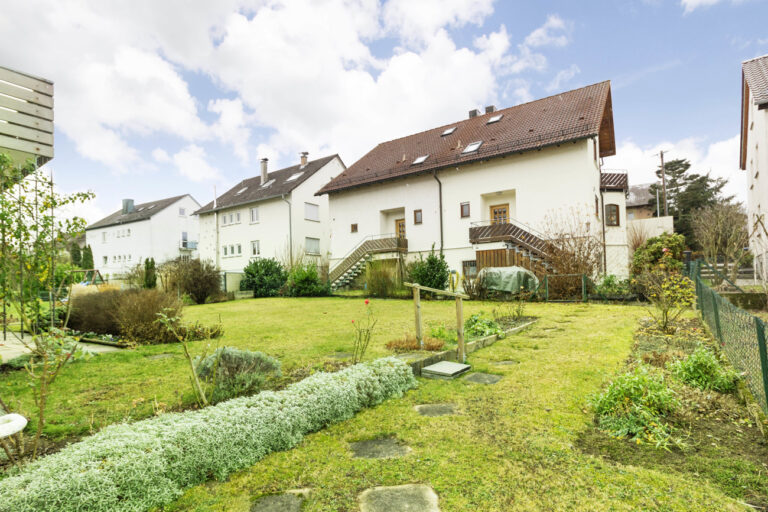 Tolles Mehrfamilienhaus mit großem Garten als Kapitalanlage