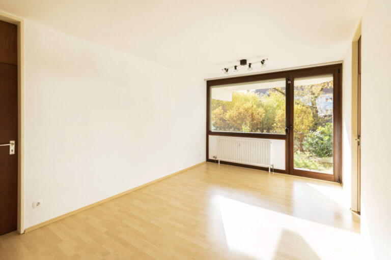 Schöne 2 Zi.-Wohnung mit Terrasse