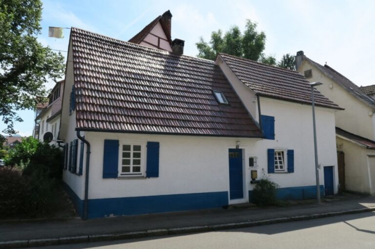 Kleines Haus zum Renovieren