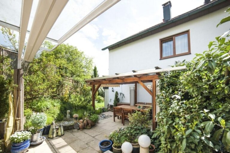 Wohlfühloase in exklusiv ausgestattetem Haus