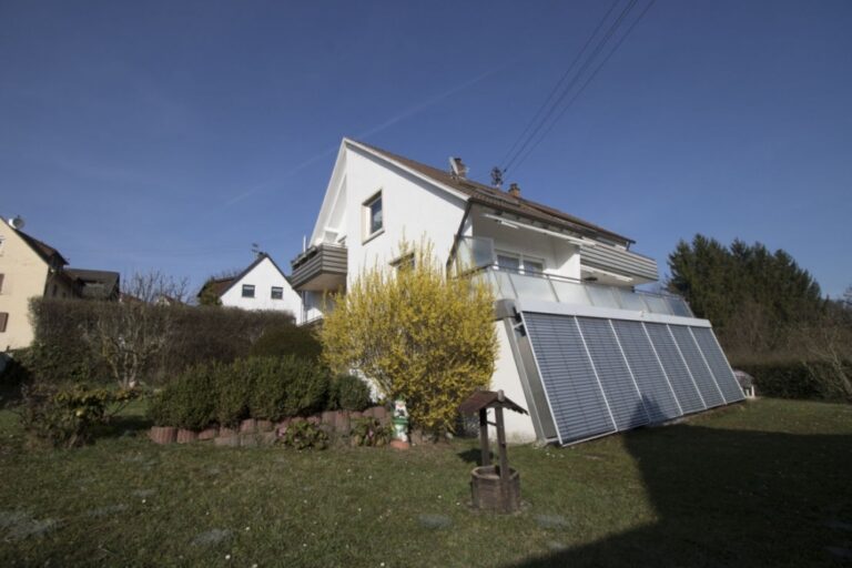 Dreifamilienhaus in sonniger Aussichtslage