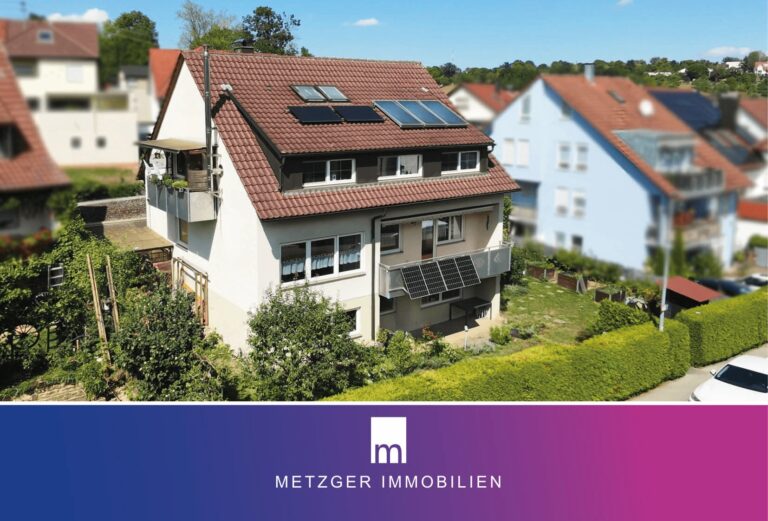 Charmantes Zweifamilienhaus mit Einliegerwohnung, Gartenidylle und großzügigem Hof