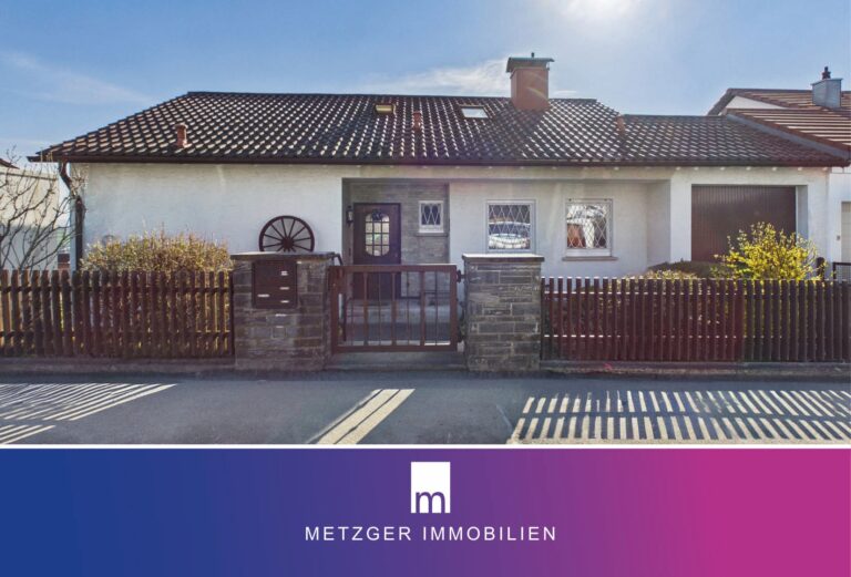 Charmantes EFH in sonniger Aussichtslage mit tollem Garten, Einliegerwohnung und 2 Garagen