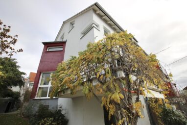 Familienfreundliche DHH mit Einliegerwohnung (1-Zimmer)