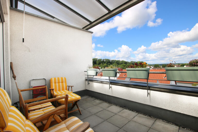 Helle 3-4 Zimmer-Maisonette-Wohnung in Aussichtslage