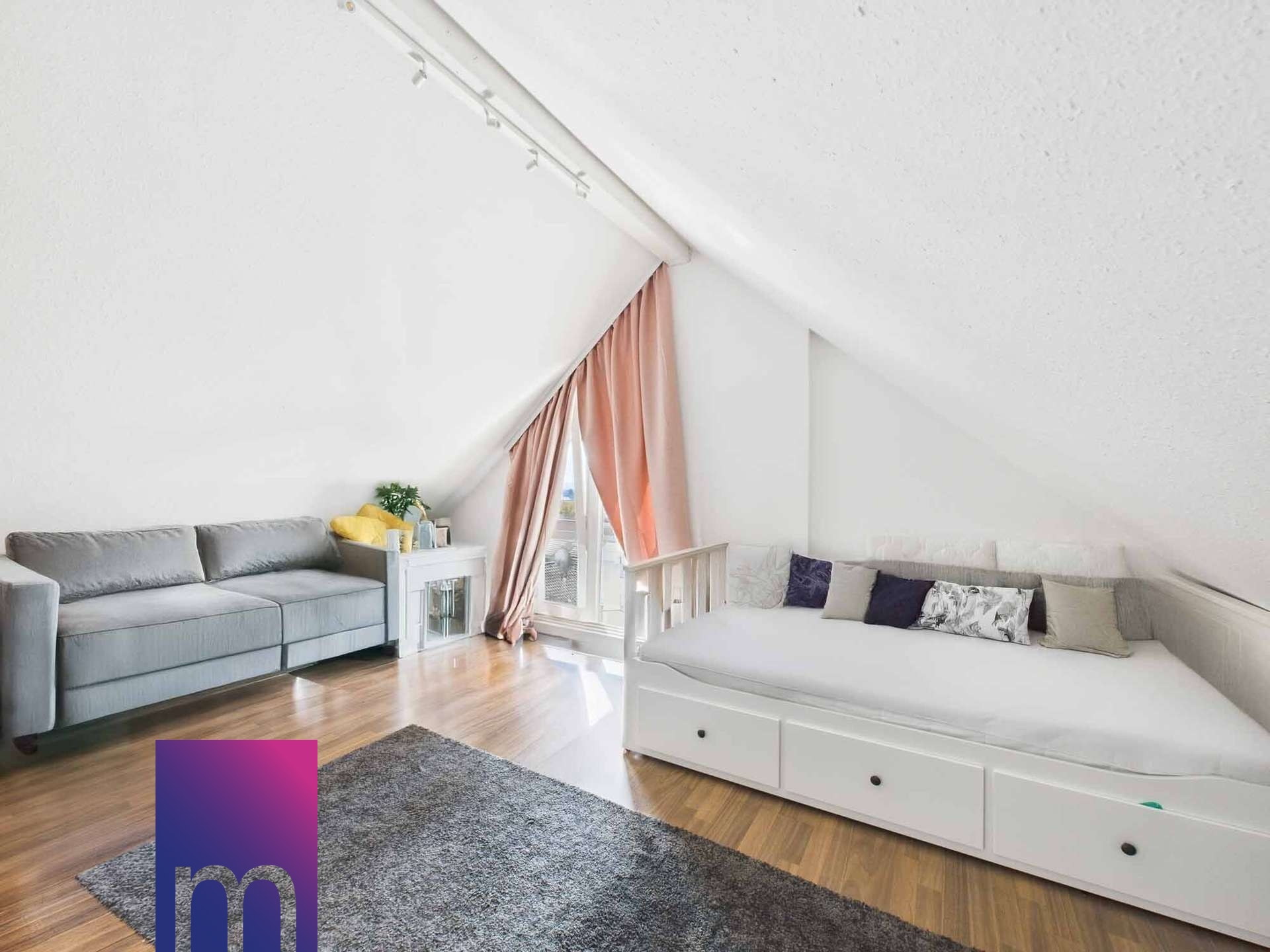 Kinder-/ Arbeitszimmer