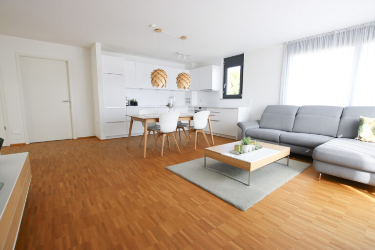 Neuwertige 4,5 Zimmer Penthouse Wohnung