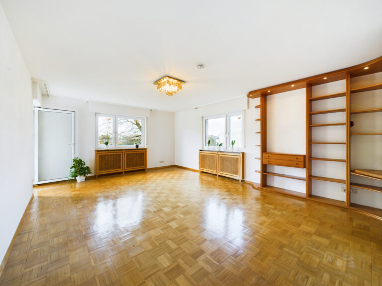 Großzügiges Wohnzimmer