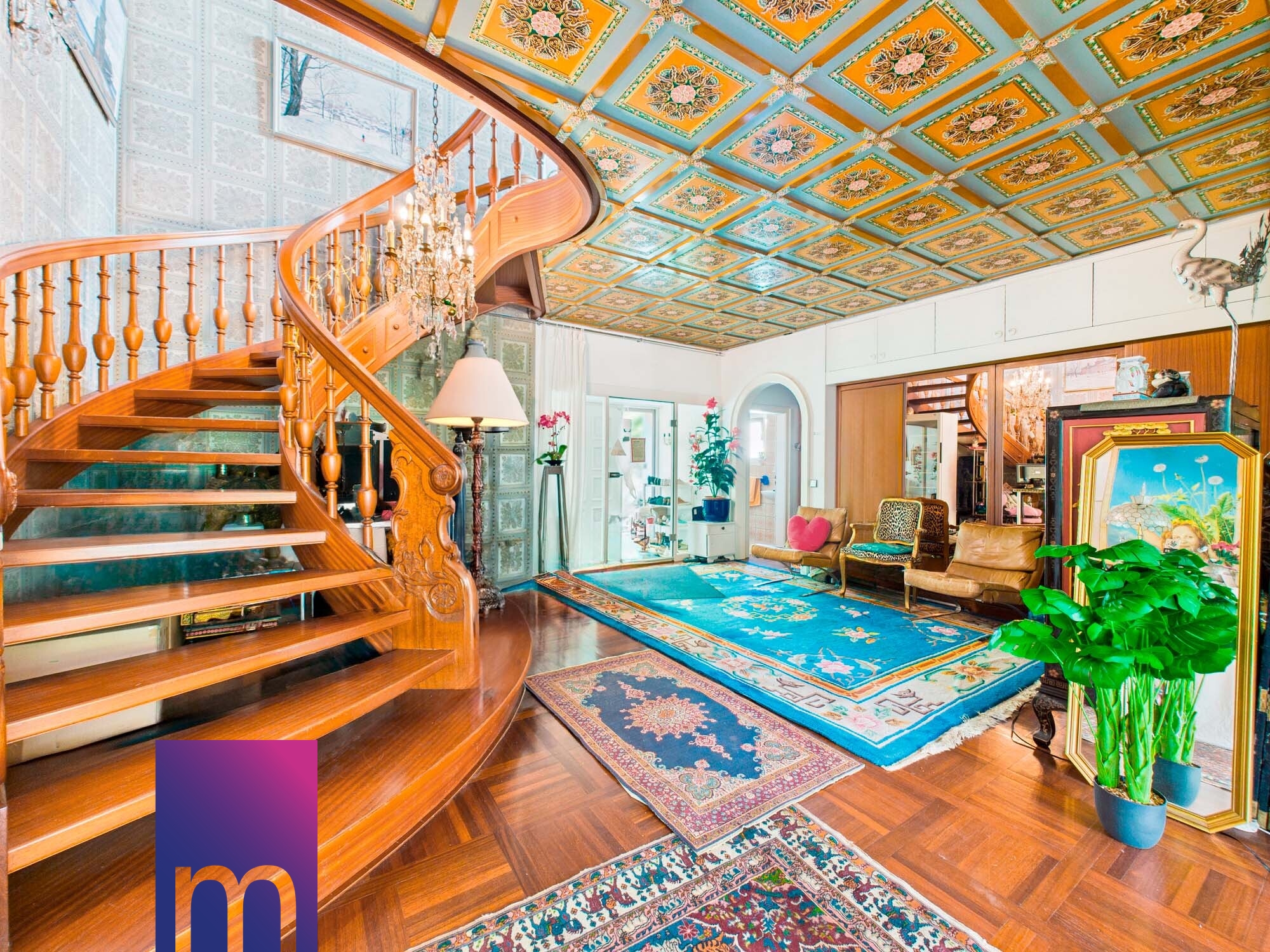 Stattlicher Eingangsbereich EG